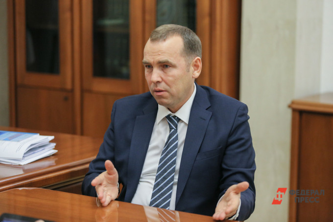 Губернатор Шумков решил ускорить повышение зарплат некоторым категориям госслужащих
