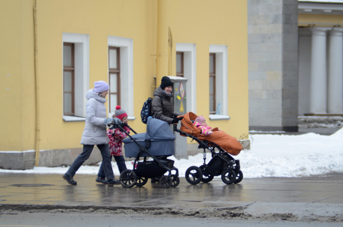 В Челябинской области могут увеличить пособие на второго ребенка