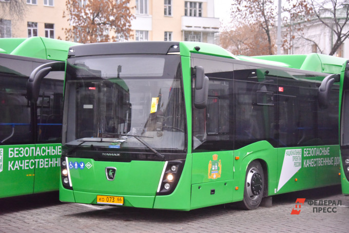 Власти Екатеринбурга закупят еще 30 больших автобусов
