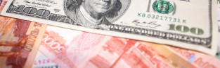 Курс доллара превысил 99 рублей впервые с августа