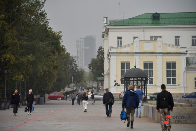 В Екатеринбурге начали переделывать скандально известный постамент с картой города