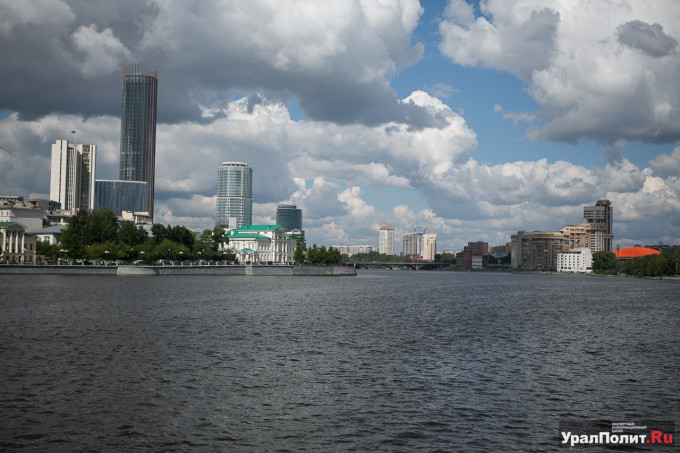 Из Исети в Екатеринбурге ежегодно убирают около 30 тонн отходов