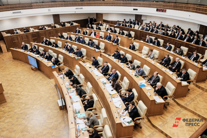 Свердловские депутаты поддержали повышение налога для богатых