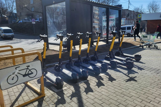 В Екатеринбурге появятся новые парковки для электросамокатов