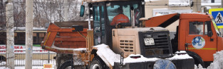 Полпред Жога поручил взять на контроль подготовку коммунальной техники к зиме в регионах УрФО