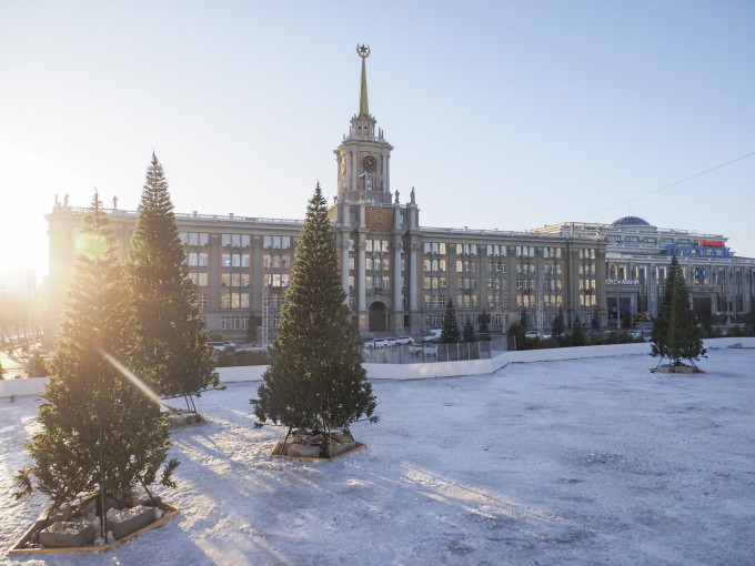 Власти Екатеринбурга рассказали, когда откроется каток на площади 1905 года