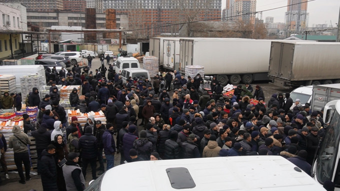 В Екатеринбурге «зачистили» от нелегалов скандальную овощебазу