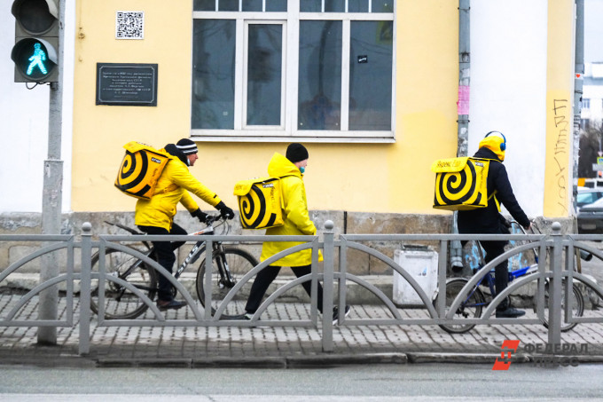 Курьерам без опыта в Челябинской области готовы платить 178 тысяч рублей