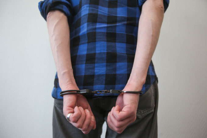 В Свердловской области задержали осужденного за изнасилование 15-летней школьницы