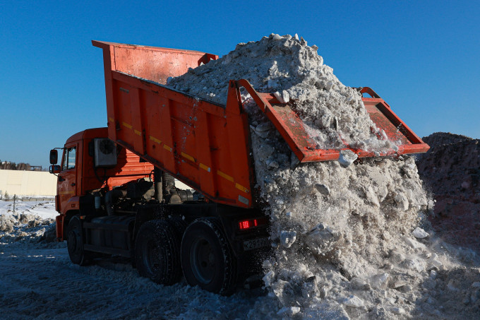 В Екатеринбурге коммунальщики вывезли 1,5 тысячи тонн снега