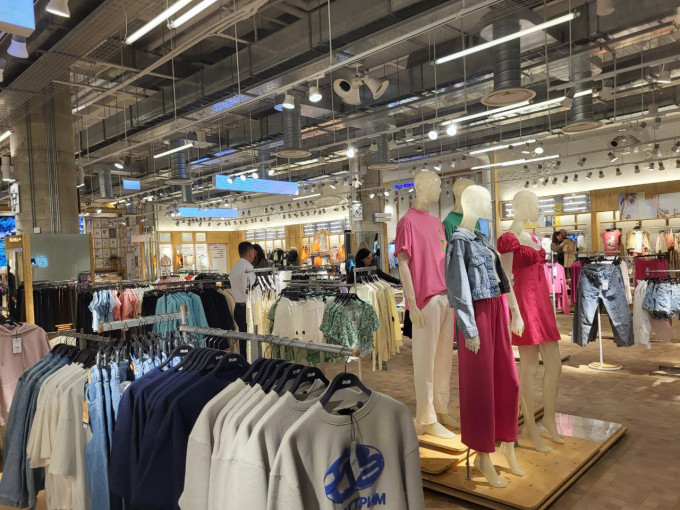 Продажи одежды российских брендов в Екатеринбурге выросли до 69%