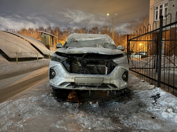 В Екатеринбурге задержали обвиняемую в поджоге автомобиля 20-летнюю девушку