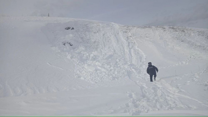 Из-за схода снега в Свердловской области погибли двое детей