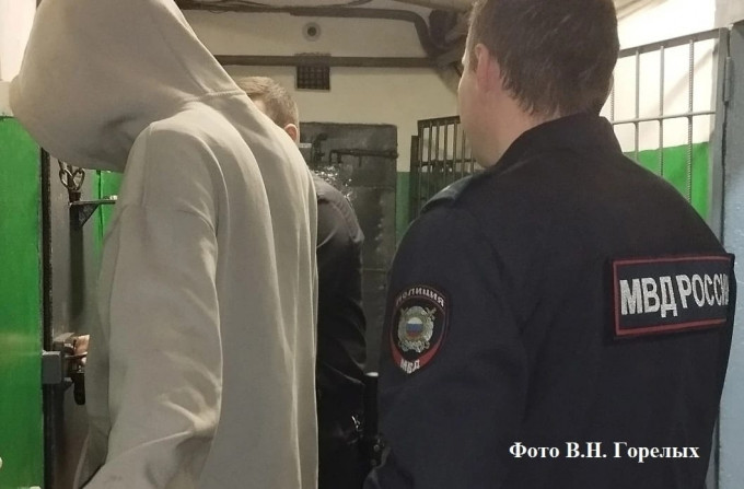 Свердловская полиция применила пулемет для задержания пьяного водителя