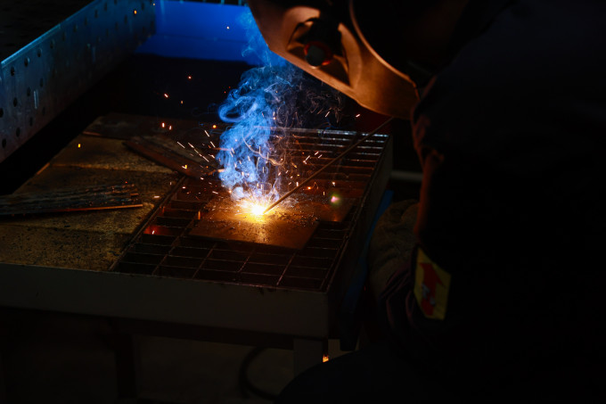 Сварщикам в Тюменской области готовы платить более 200 тысяч рублей в месяц