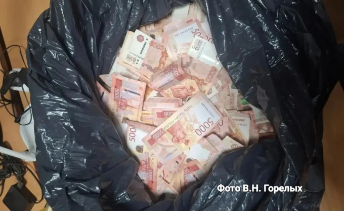 Сын свердловского бизнесмена невольно помог обокрасть свою семью на 8 млн рублей