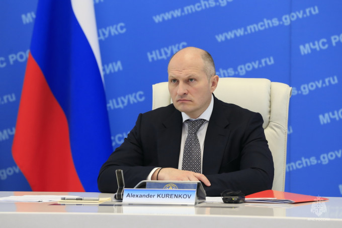 В Екатеринбург приехал глава МЧС России Куренков