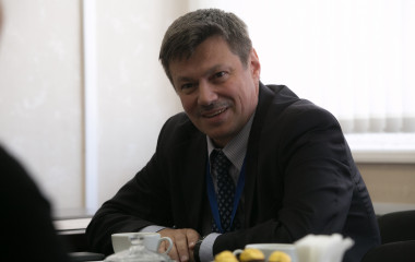 Глава профсоюзов Свердловской области предложил повысить зарплату мигрантов