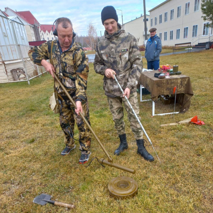 В Целинном округе военные обучают учителей