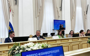 Пресс-конференция губернатора Тюменской области Александра Моора