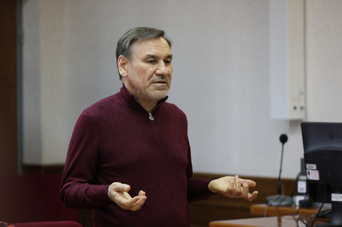 Завод «Исеть» судится с Маликом Гайсиным за сумму свыше 200 млн рублей